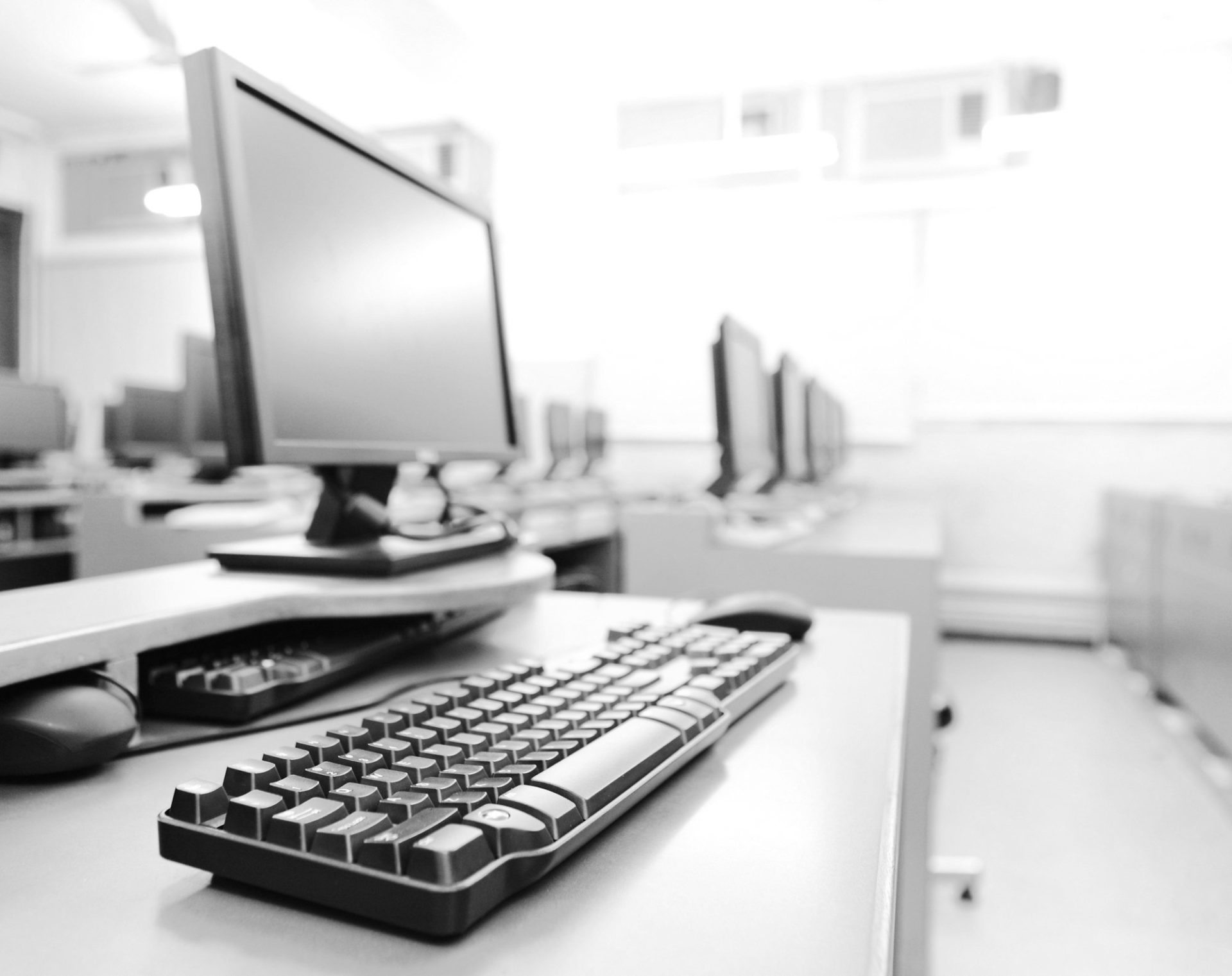 office computers Depositphotos_5007997_l-2015