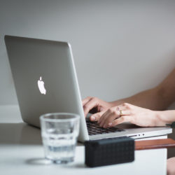Apple Laptop1